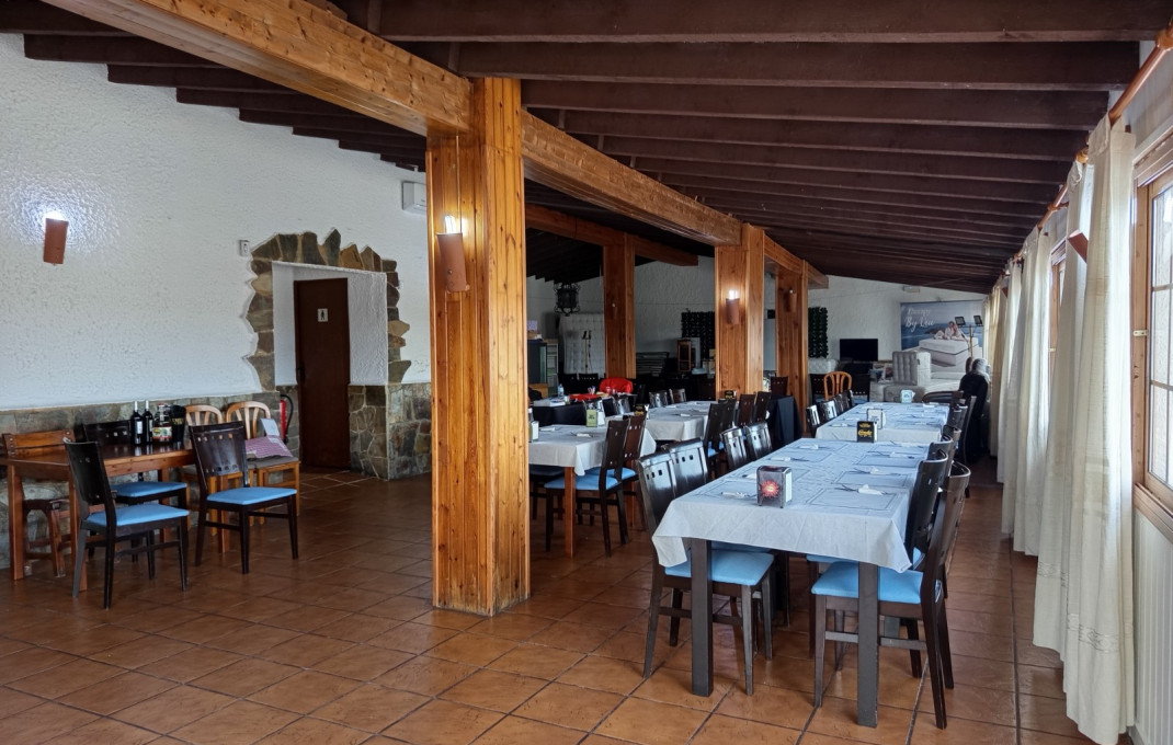 Traspaso - Bar Restaurante -
La Bisbal del Penedès