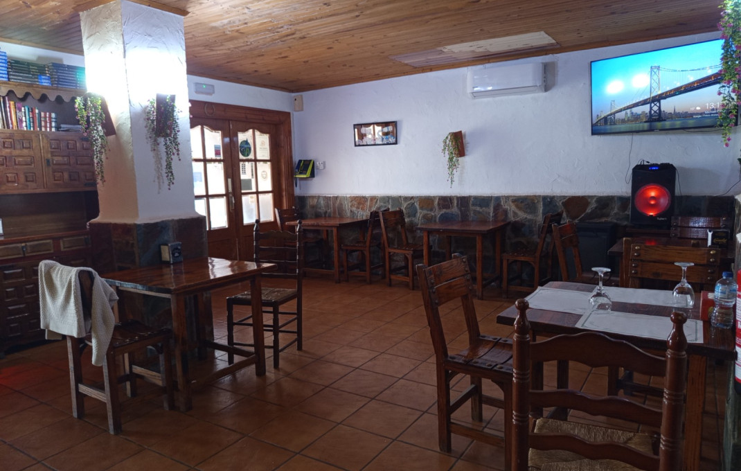 Traspaso - Bar Restaurante -
La Bisbal del Penedès