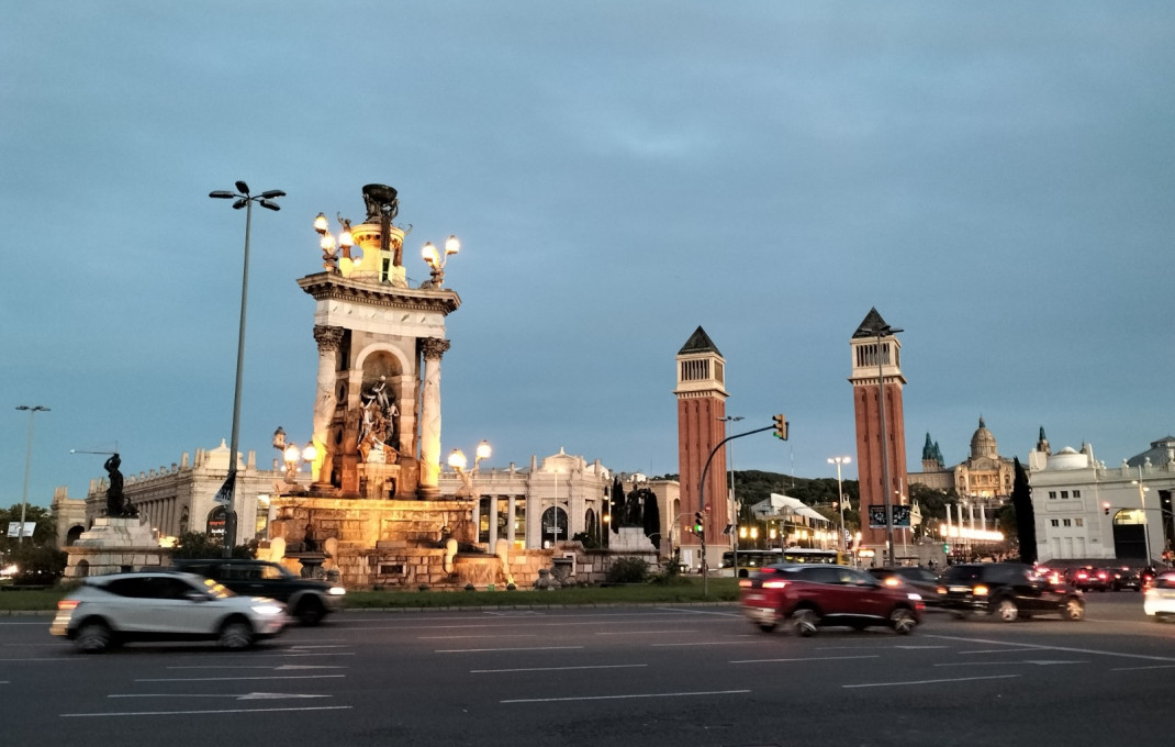 Venta - Local comercial -
Barcelona - Sant Antoni