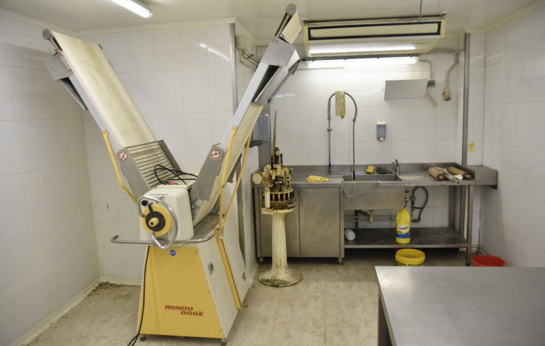 Alquiler - Obradores y/o Panaderias -
Lli&ccedil;&agrave; d'Amunt