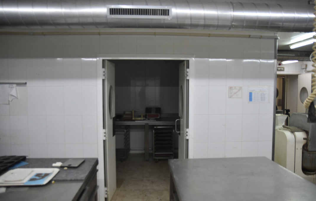 Alquiler - Obradores y/o Panaderias -
Lli&ccedil;&agrave; d'Amunt