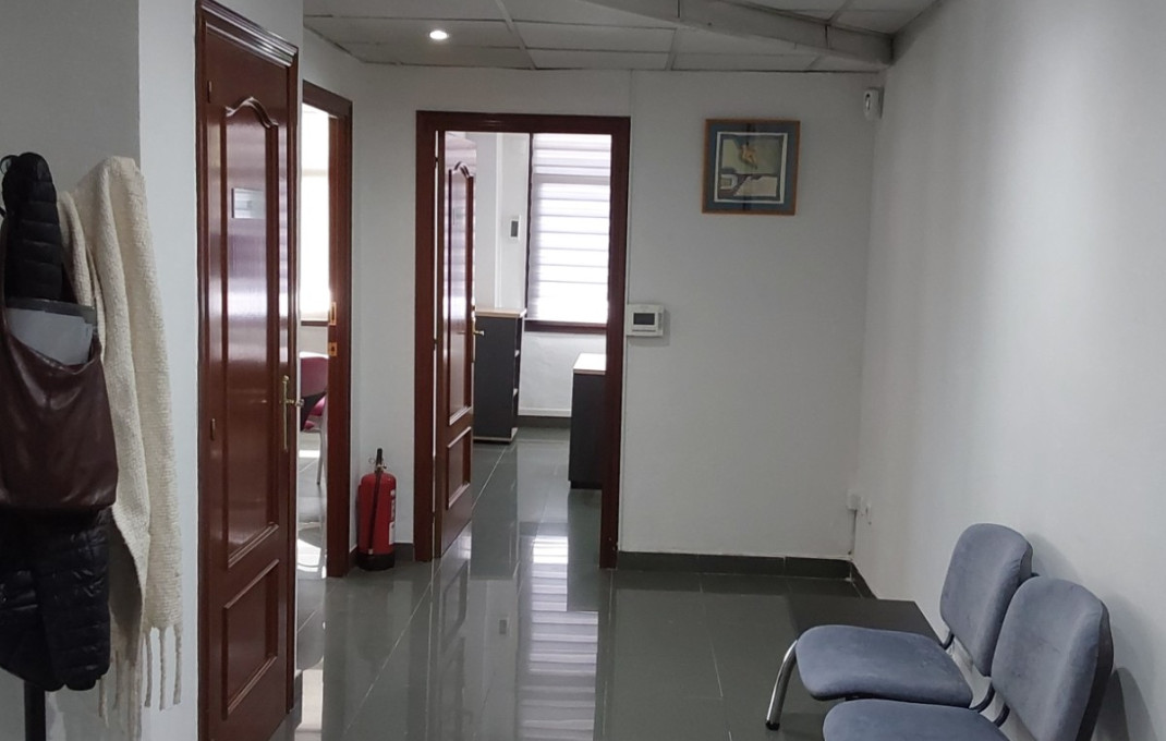 Alquiler - Oficinas -
Barberá del Vallés