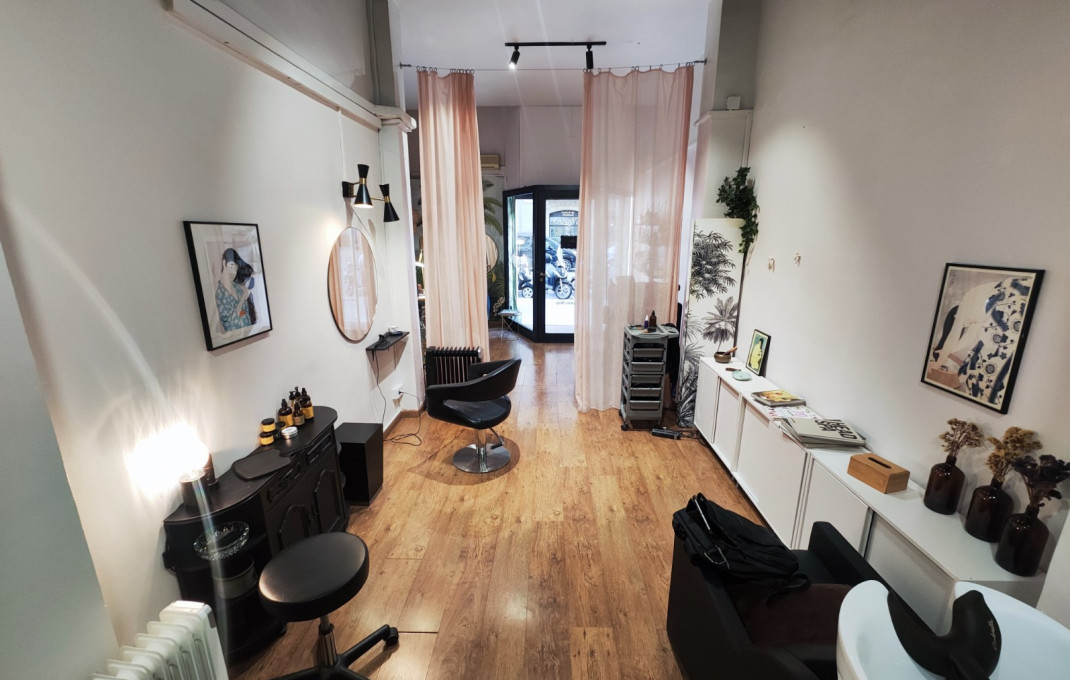Traspaso - Peluquerias y Estetica -
Barcelona - Eixample Derecho