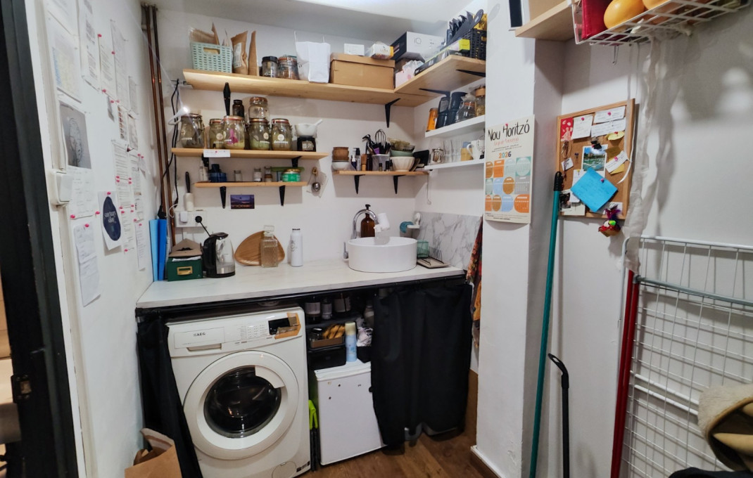 Traspaso - Peluquerias y Estetica -
Barcelona - Eixample Derecho