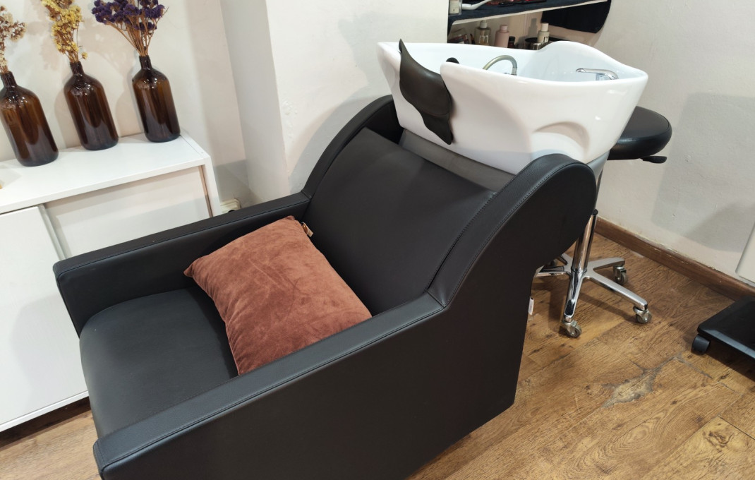 Traspaso - Peluquerias y Estetica -
Barcelona - Eixample Derecho