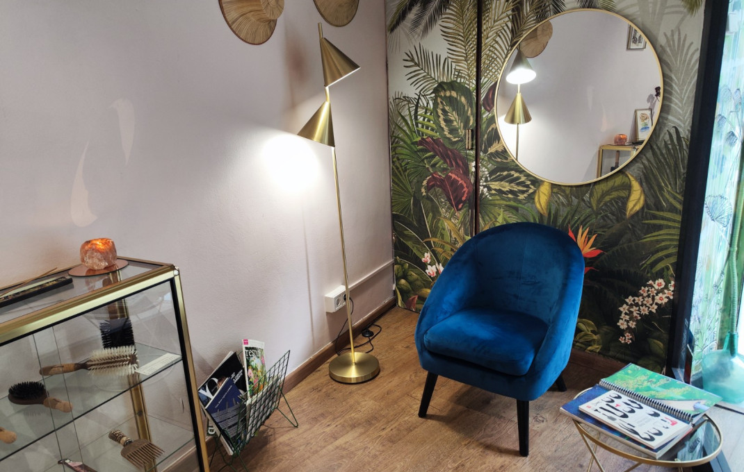 Traspaso - Peluquerias y Estetica -
Barcelona - Eixample Derecho