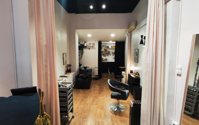 Traspaso - Peluquerias y Estetica -
Barcelona - Eixample Derecho