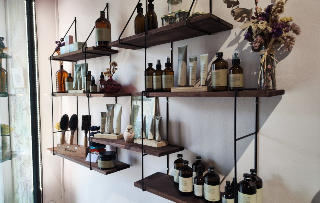 Traspaso - Peluquerias y Estetica -
Barcelona - Eixample Derecho