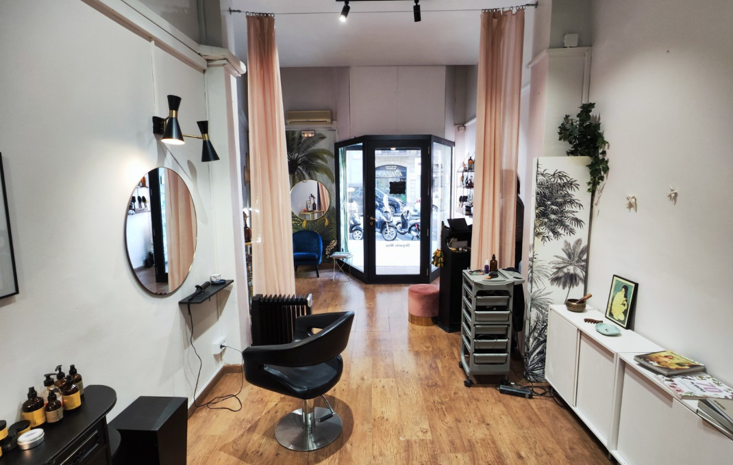 Traspaso - Peluquerias y Estetica -
Barcelona - Eixample Derecho