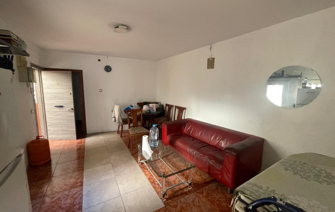 Venta - Piso -
Barcelona - Ciutat Vella, Raval