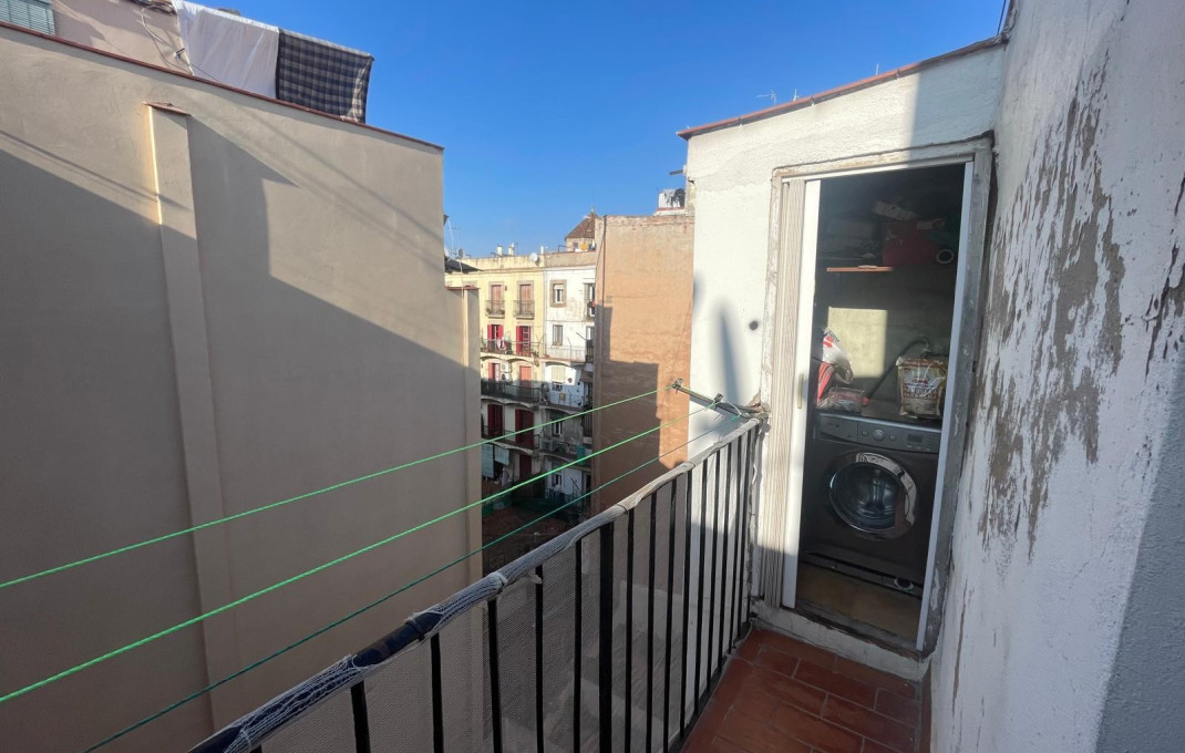 Venta - Piso -
Barcelona - Ciutat Vella, Raval