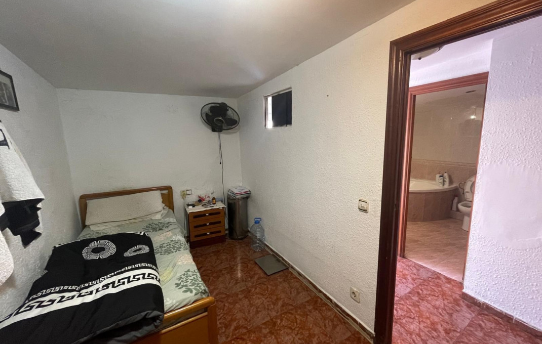 Venta - Piso -
Barcelona - Ciutat Vella, Raval