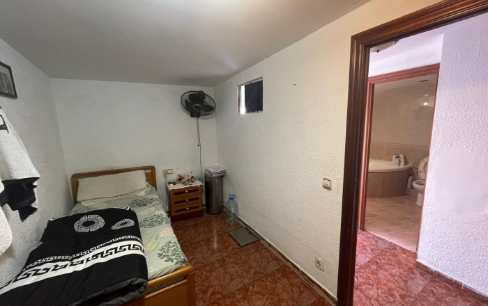 Venta - Piso -
Barcelona - Ciutat Vella, Raval