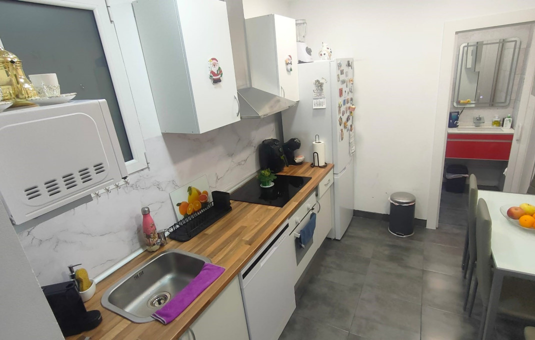 Venta - Local comercial -
Badalona - Llefià