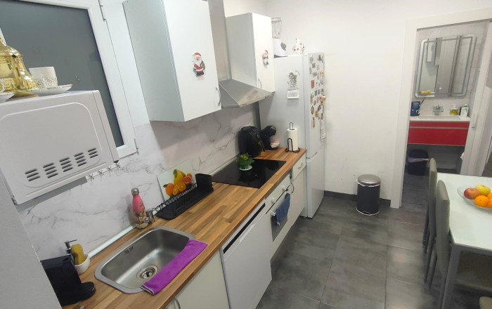 Venta - Local comercial -
Badalona - Llefià