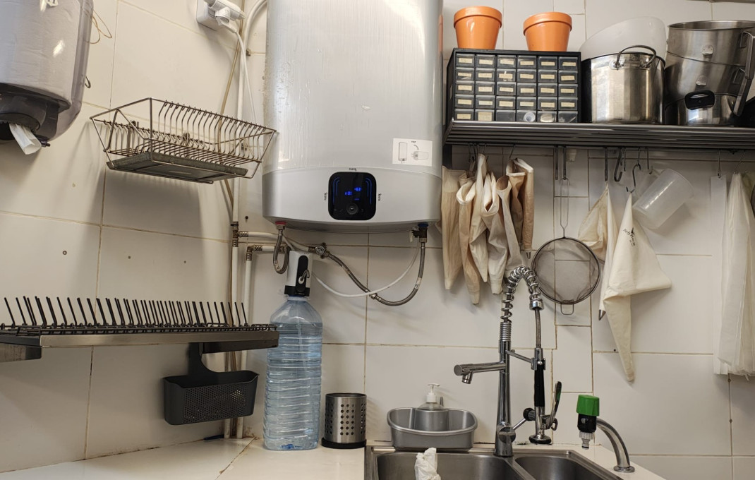 Traspaso - Cocina industrial -
Barcelona - Gràcia