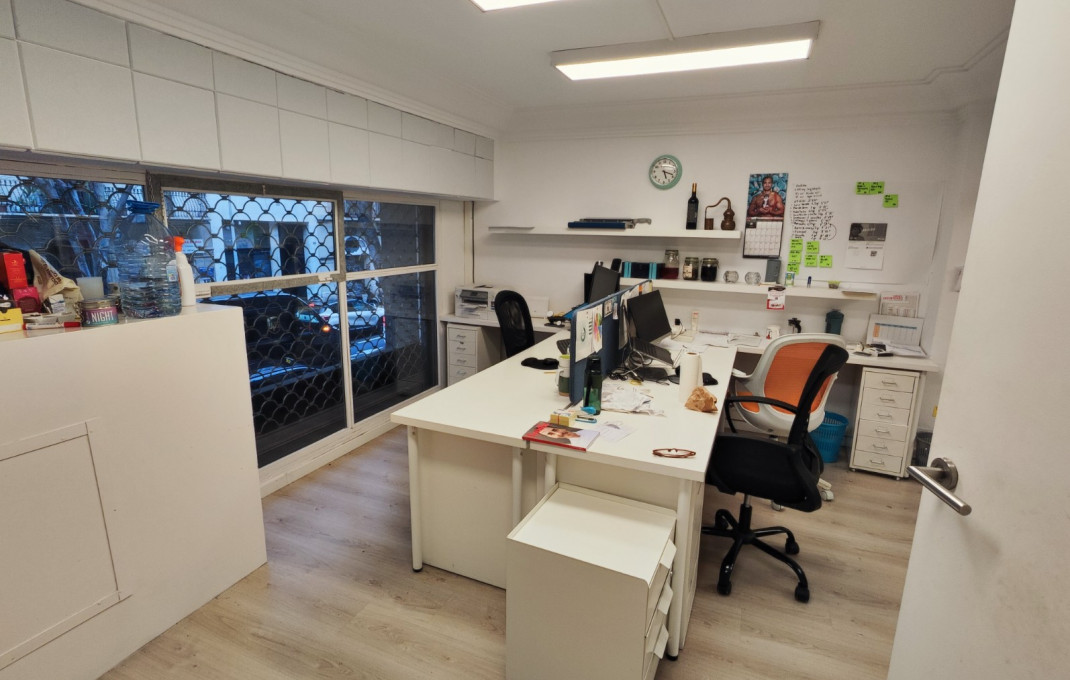 Traspaso - Tiendas -
Barcelona - Sant Antoni