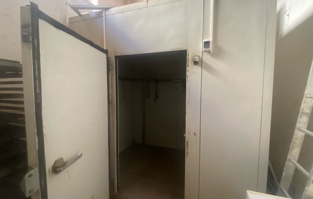 Venta - Carnicería - Pescadería -
Pineda de Mar