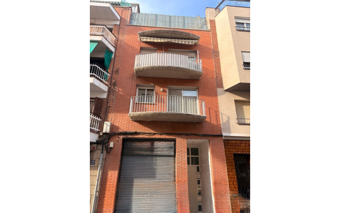 Alquiler - Local comercial -
Esplugues de Llobregat