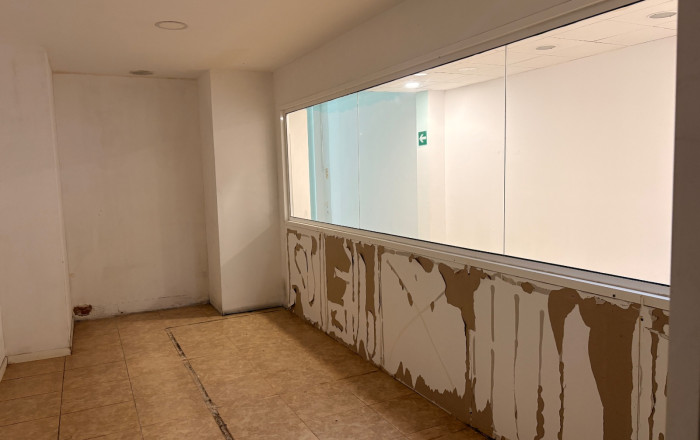 Alquiler - Local comercial -
Esplugues de Llobregat