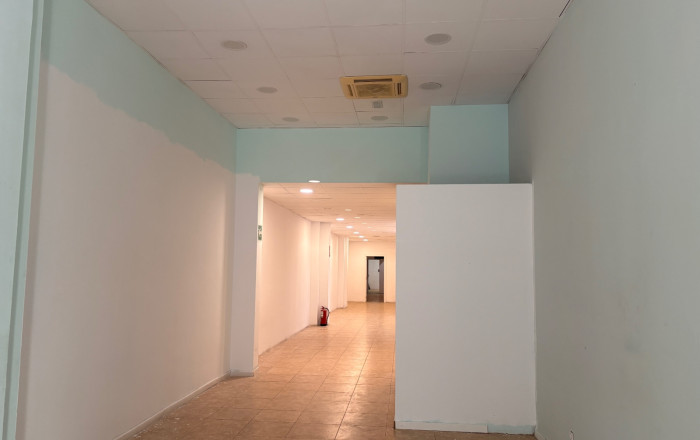 Alquiler - Local comercial -
Esplugues de Llobregat