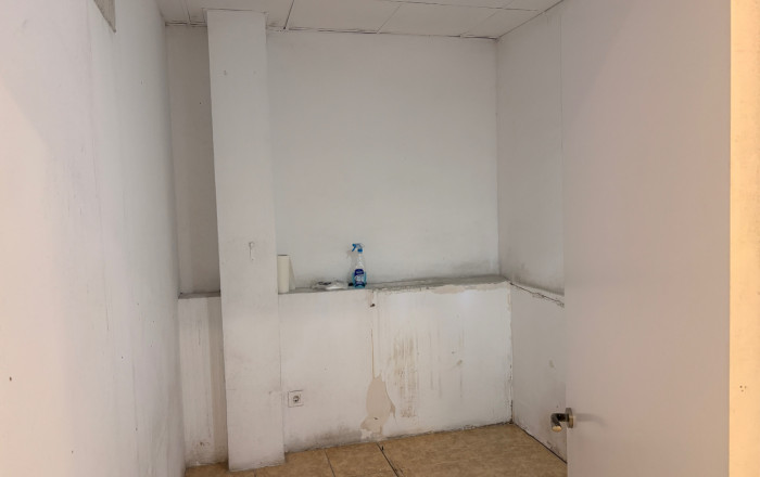 Alquiler - Local comercial -
Esplugues de Llobregat