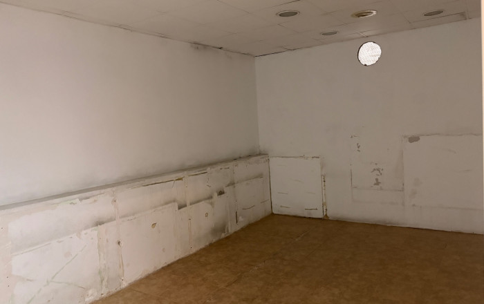 Alquiler - Local comercial -
Esplugues de Llobregat