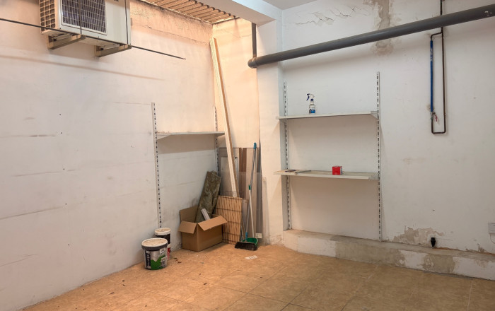 Alquiler - Local comercial -
Esplugues de Llobregat