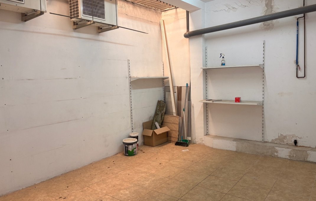 Alquiler - Local comercial -
Esplugues de Llobregat