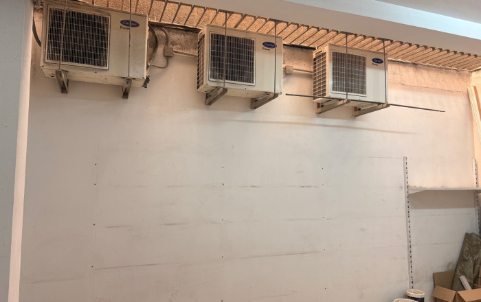 Alquiler - Local comercial -
Esplugues de Llobregat