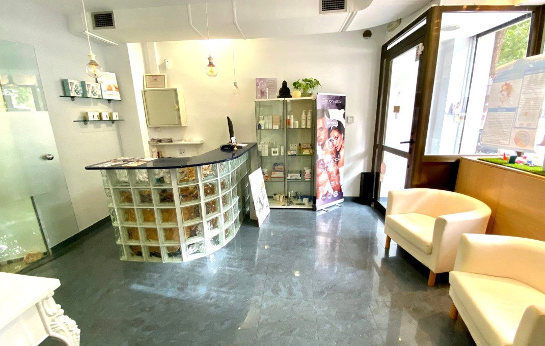 Traspaso - Peluquerias y Estetica -
Badalona - La Salut