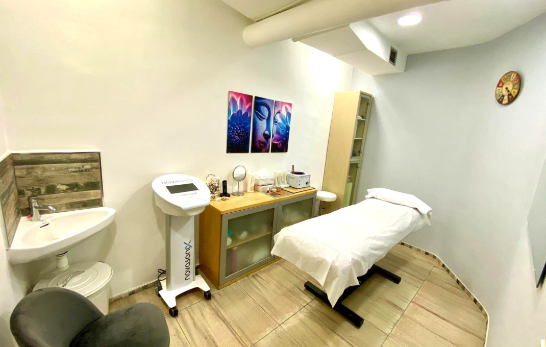 Traspaso - Peluquerias y Estetica -
Badalona - La Salut