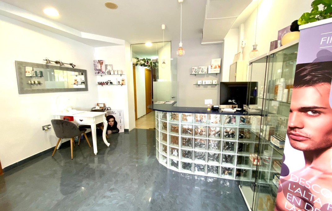 Traspaso - Peluquerias y Estetica -
Badalona - La Salut