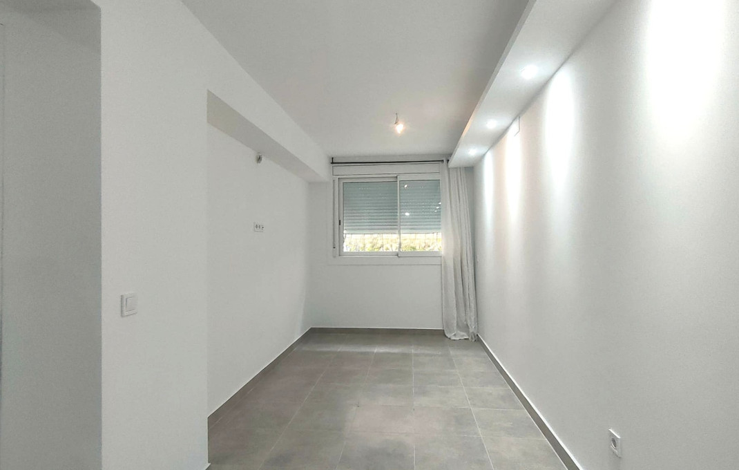 Venta - Local comercial -
Barcelona - Santa Coloma De Gramanet