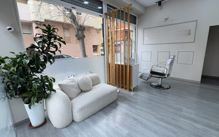 Traspaso - Peluquerias y Estetica -
Barcelona - Sants