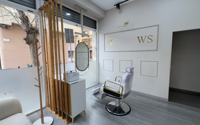 Traspaso - Peluquerias y Estetica -
Barcelona - Sants