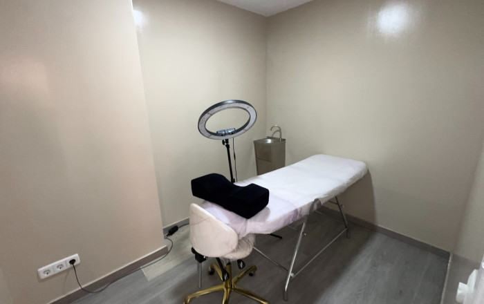 Traspaso - Peluquerias y Estetica -
Barcelona - Sants