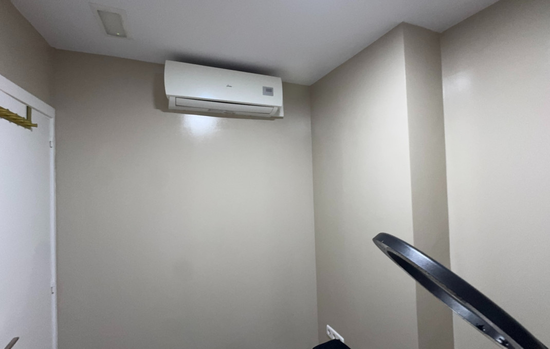 Traspaso - Peluquerias y Estetica -
Barcelona - Sants