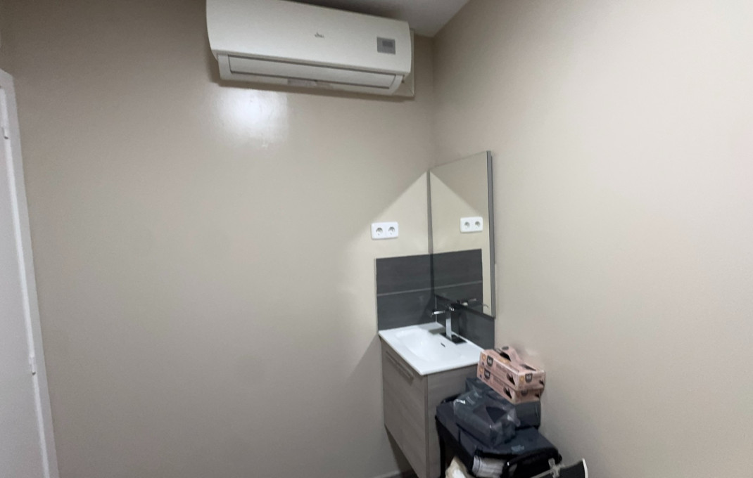 Traspaso - Peluquerias y Estetica -
Barcelona - Sants