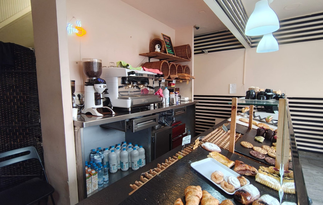 Traspaso - Obradores y/o Panaderias -
Barcelona - Sant Antoni