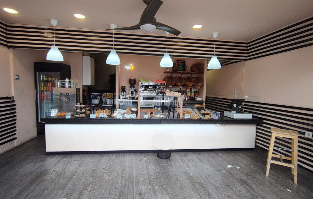 Traspaso - Obradores y/o Panaderias -
Barcelona - Sant Antoni