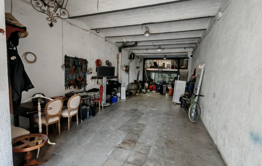 Venta - Local comercial -
La Garriga