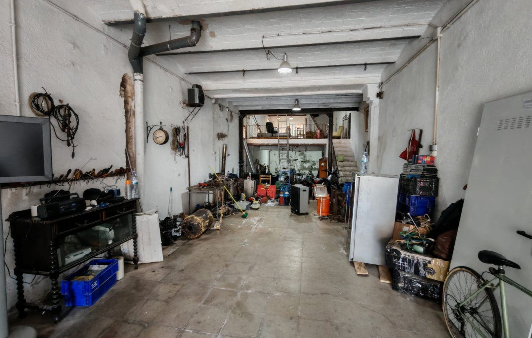 Venta - Local comercial -
La Garriga