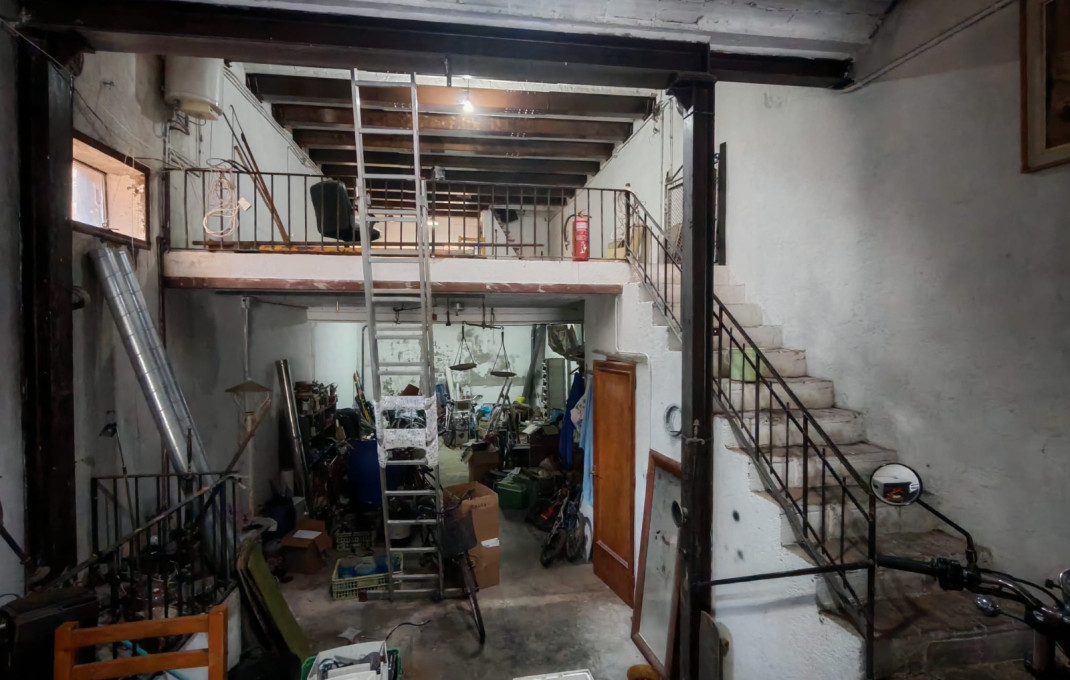 Venta - Local comercial -
La Garriga