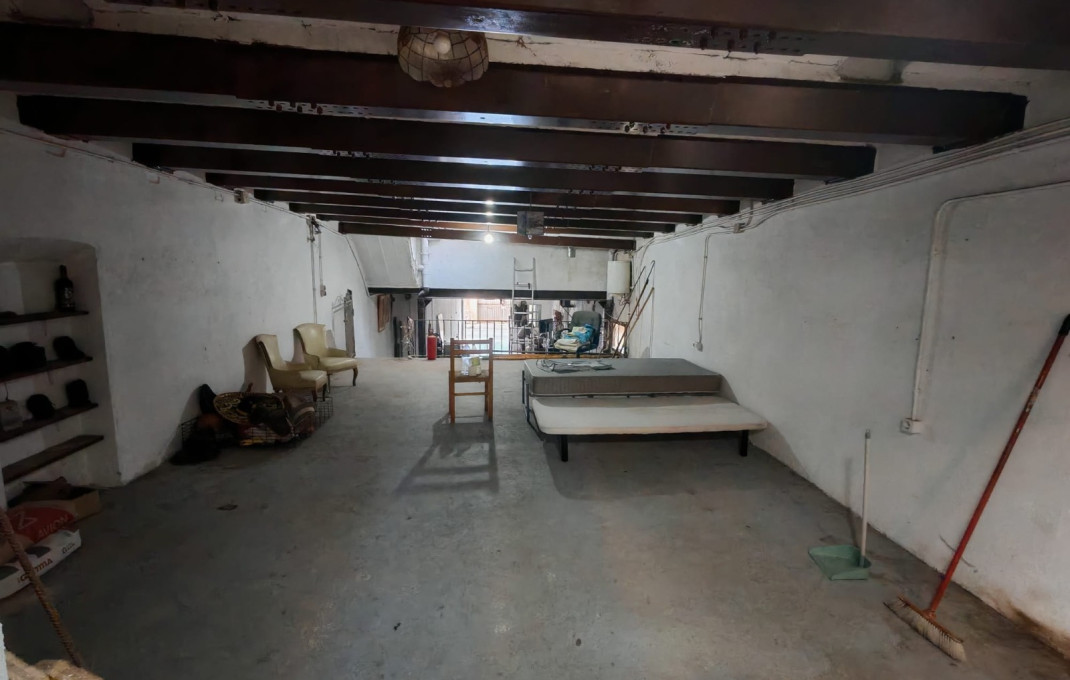 Venta - Local comercial -
La Garriga