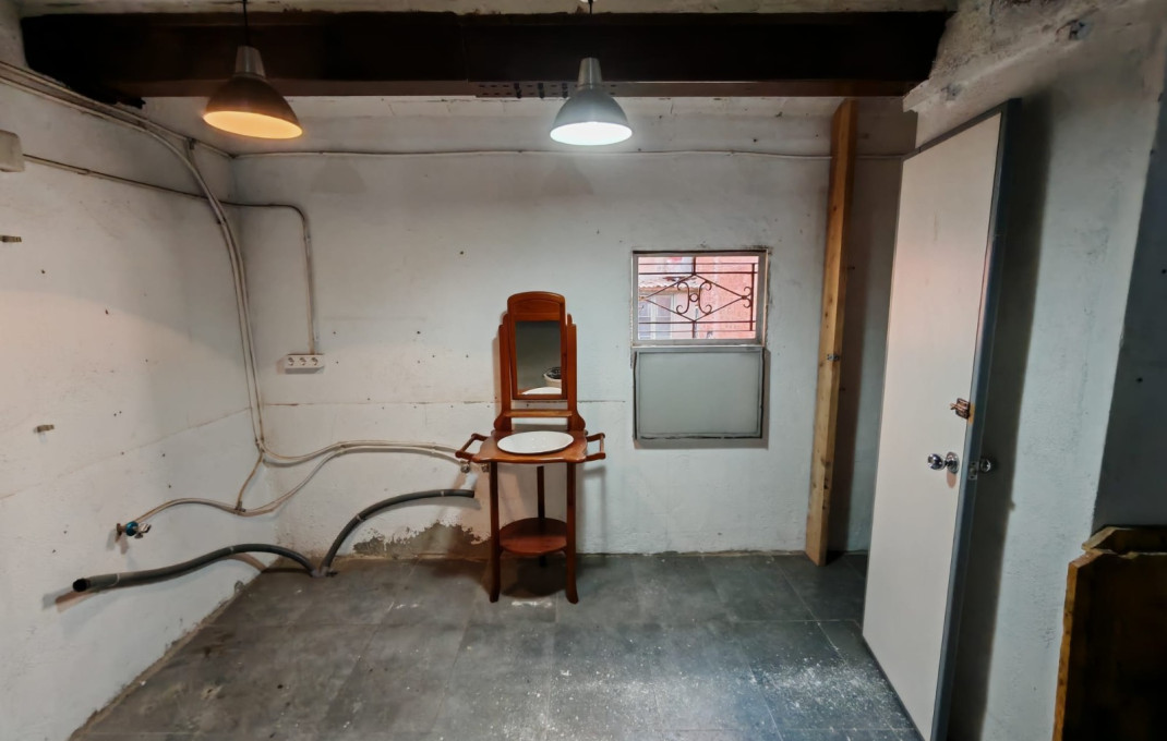 Venta - Local comercial -
La Garriga