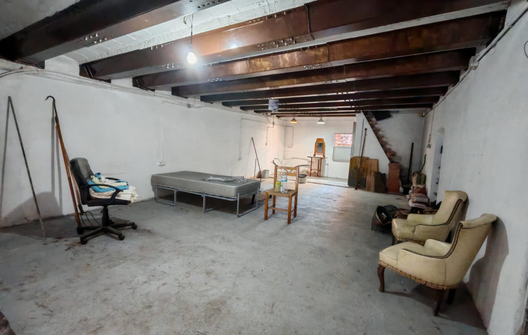 Venta - Local comercial -
La Garriga