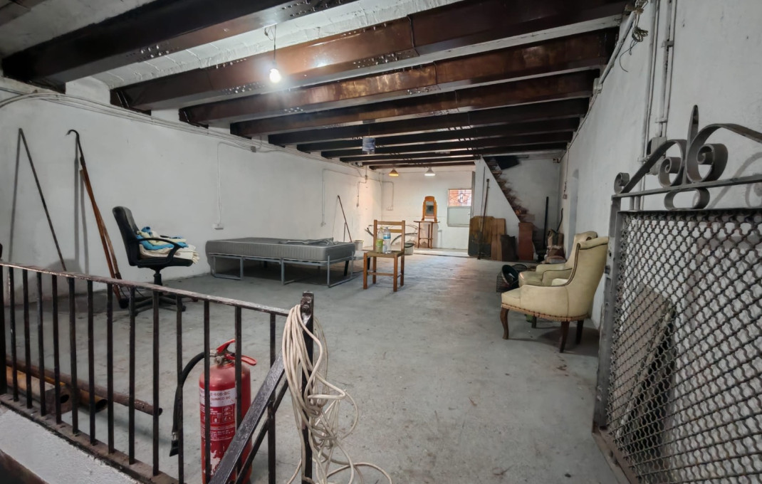 Venta - Local comercial -
La Garriga