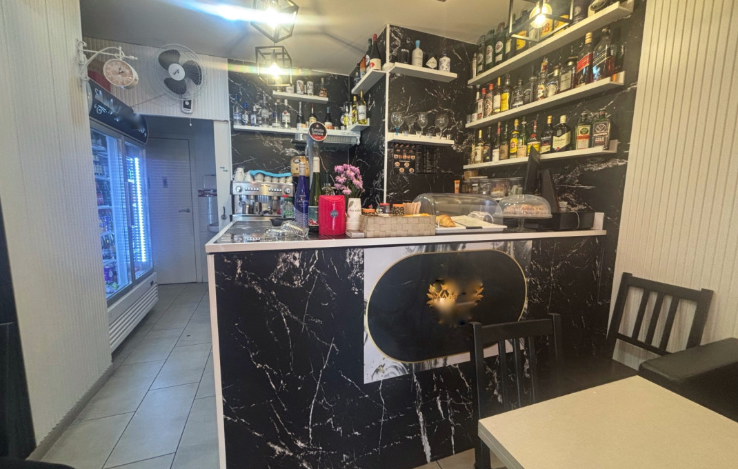 Traspaso - Licencia C2 -
Barcelona - Guinardo