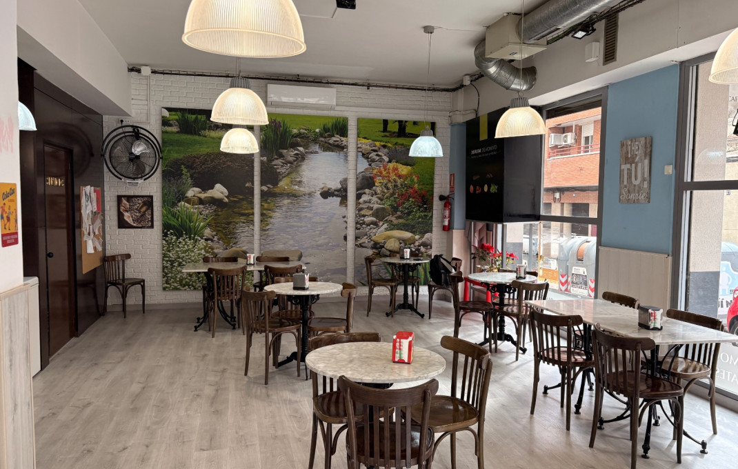 Traspaso - Bar-Cafeteria -
Sant Boi de Llobregat